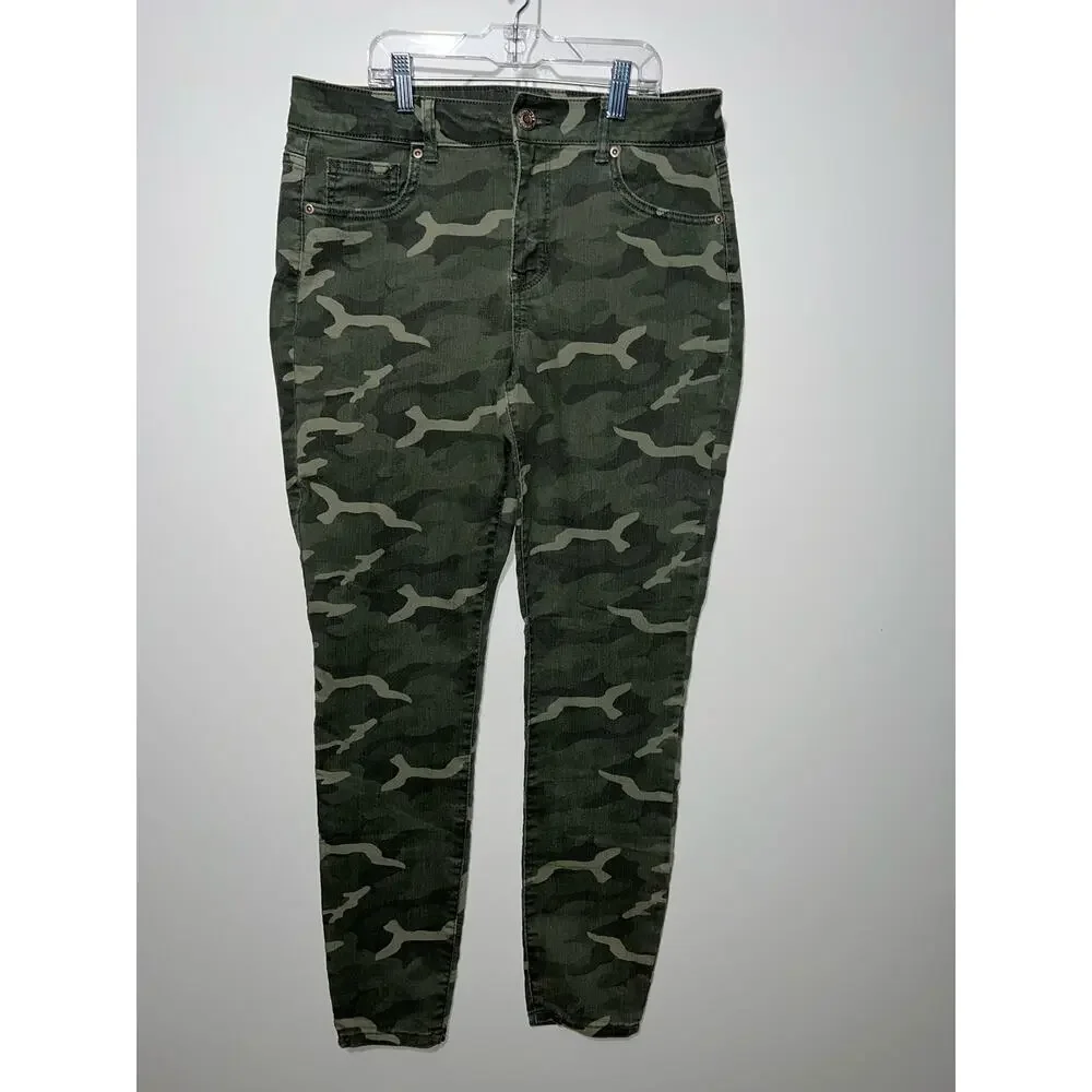 Maurice’s women’s camouflage pants - Picture 2 of 10